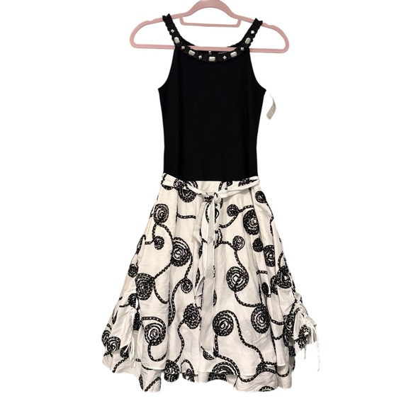 David Charles Other - NWT, David Charles Sleeveless Black and White Swirl Flare Party Dress.
